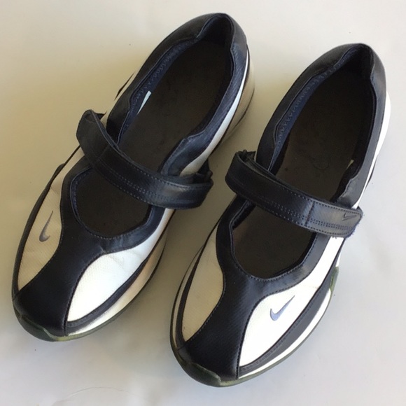 black leather running shoes womens